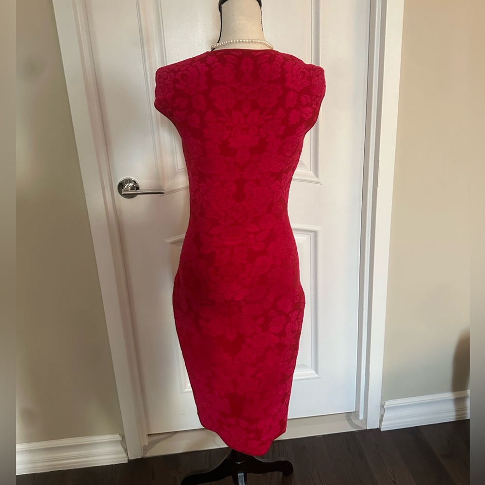 Alexander McQueen gorgeous dress!! Excellent for any occasion!! Size M - Picture 7 of 8